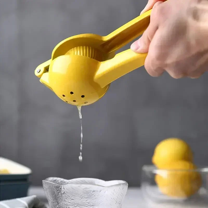 "Manual Lemon Squeezer – Hand Press Juicer for Citrus Fruits"